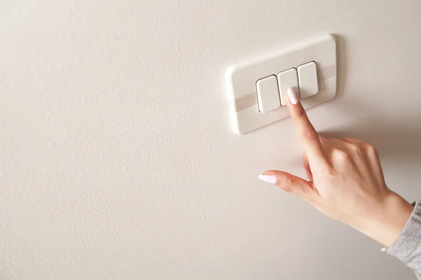 Skal du vælge variabel eller fast elaftale? Det afhænger af dit energiforbrug og årstiden