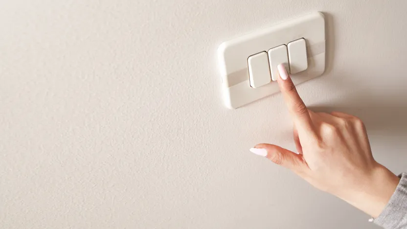 Skal du vælge variabel eller fast elaftale? Det afhænger af dit energiforbrug og årstiden